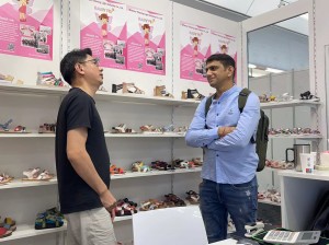 Shantou-Yidaxing-Light-Industry-Co.,-Ltd.-Showcases-Girls'-Sandals-at-Italian-Jiada-International-Shoe-Exhibition-2023